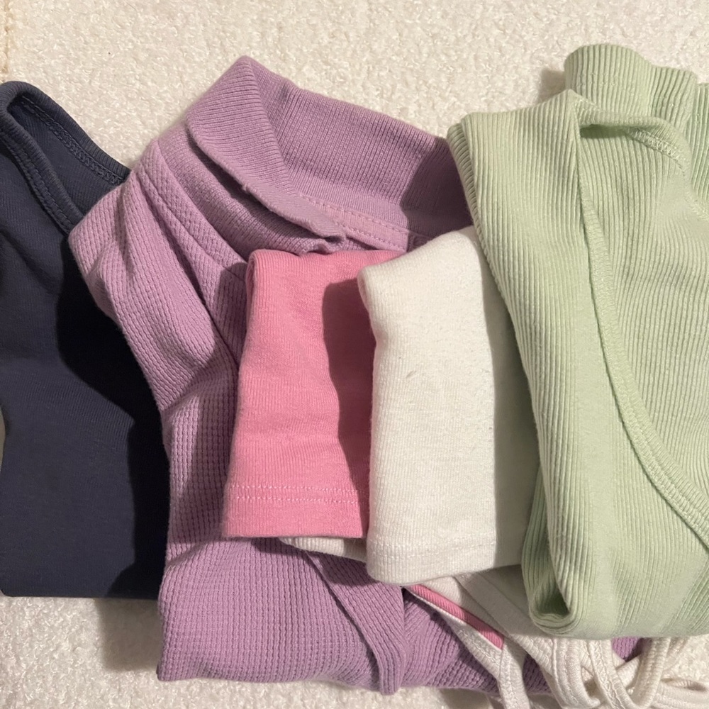 Bundle of 5 crop tops| Brandy Melville|